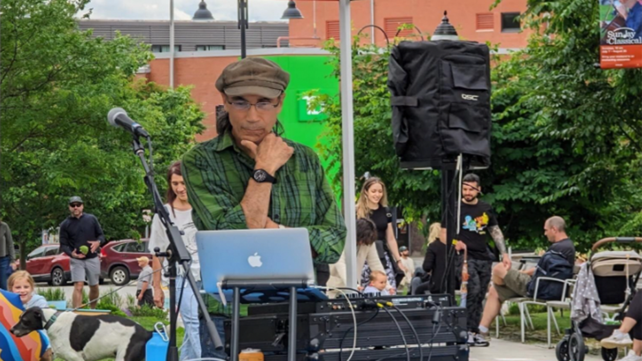 Splash Dance: DJ Rich Cont